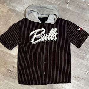 NBA Bulls Black and Red Pinstripe Shirt with Gray Hood